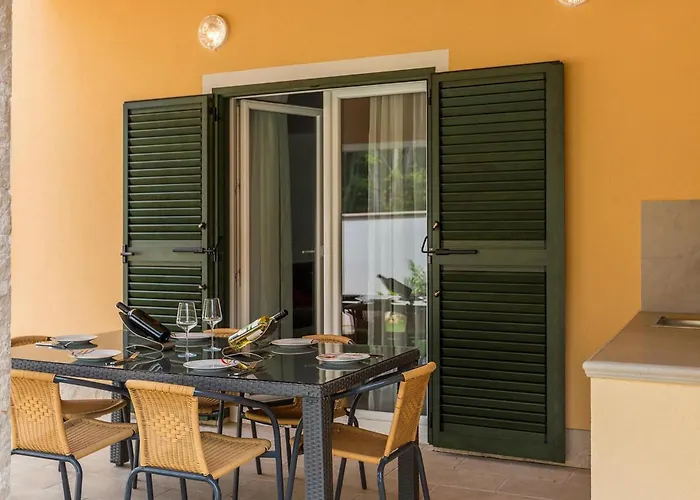 Semesterbostad Villa Vita *